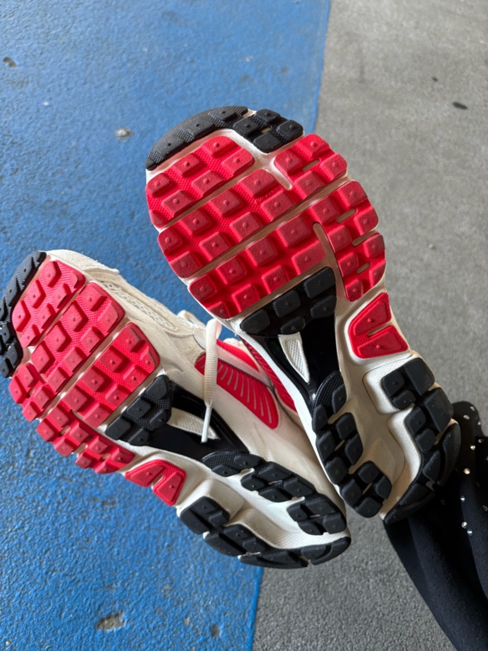 Womens White & Hot Pink Mesh Athletic Sneakers - Picture 3 of 6